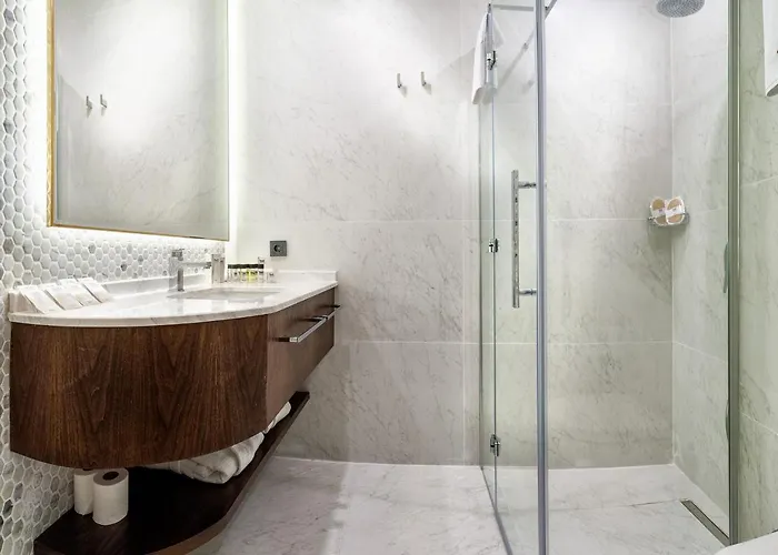 Tnr & Hotel 3*